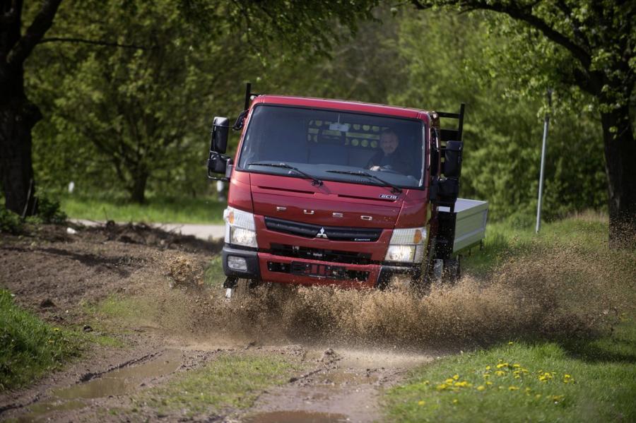  Mitsubishi Fuso Canter 4x4 2012 года  (фото 4 из 29)
